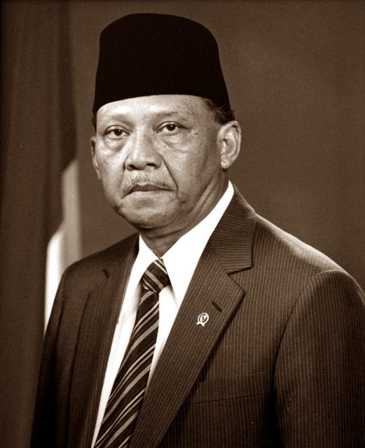 Biodata Umar Wirahadikusumah serta Profil Biografi Singkat Wakil Presiden RI