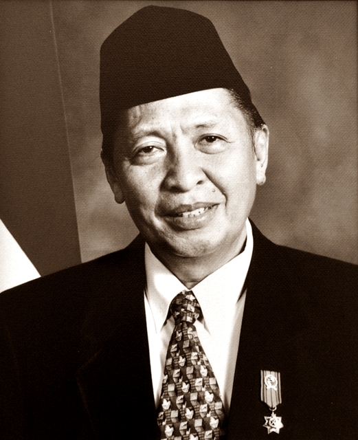 Biodata Hamzah Haz sebagai Wakil Presiden RI dan Profil Biografi Lengkap Mengenai Riwayat Pendidikan dan Kariernya